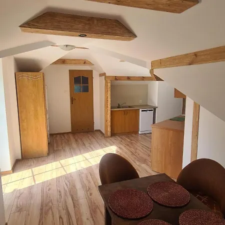 Nad Jeziorem Apartmán Kallinowen